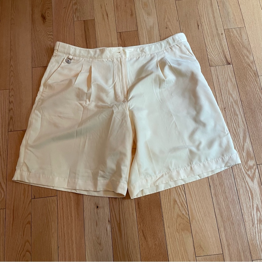 LizGolf Bermuda Shorts Size 18 Beautiful Mid-Yellow 10" Inseam Full Zip